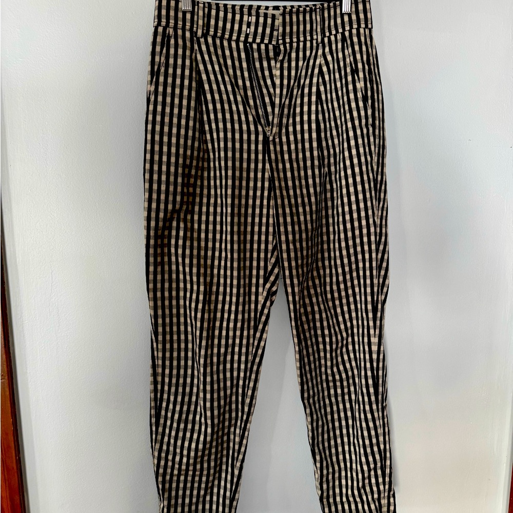 Everlane Draper Tapered pant, buttersmooth material, khaki/black checkered print